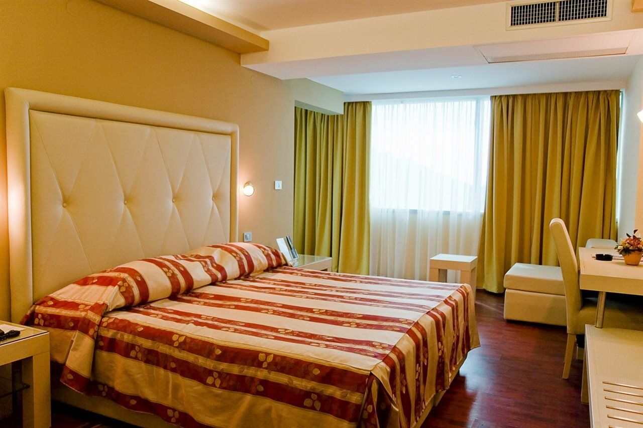 Grand Park Hotel