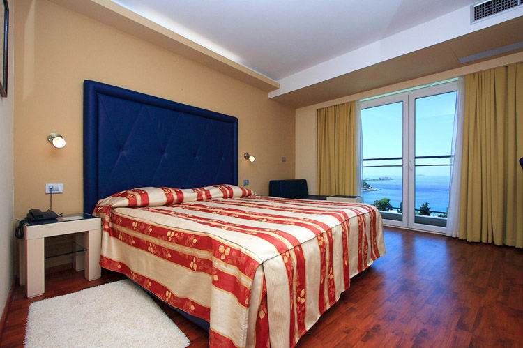Grand Park Hotel 4*